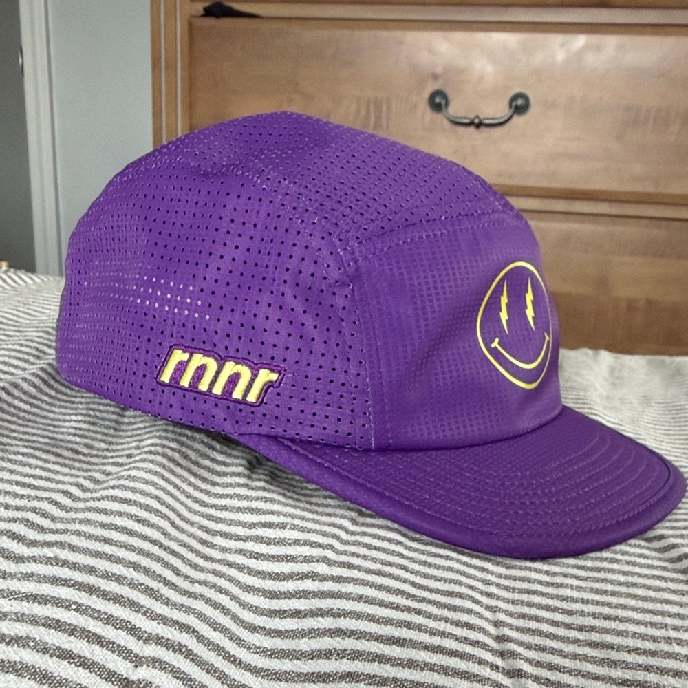 RNNR Pacer Hat- Smiley unisex size 56cm-standard